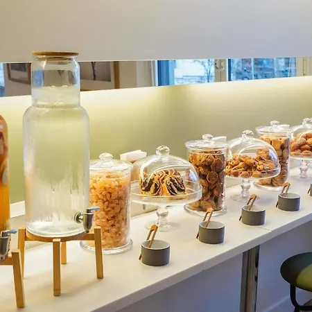 Novotel Gare De Lyon Otel 4*